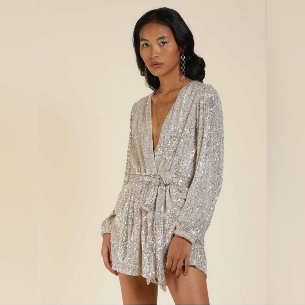 Saints & Hearts metallic gold sequins long sleeve belted romper size m medium